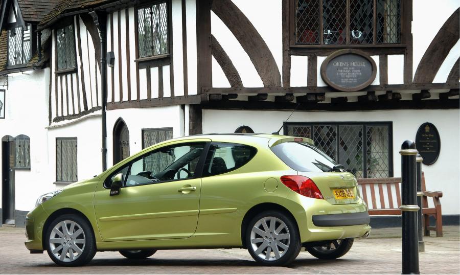  Peugeot 207 2006 года  (фото 40 из 180)
